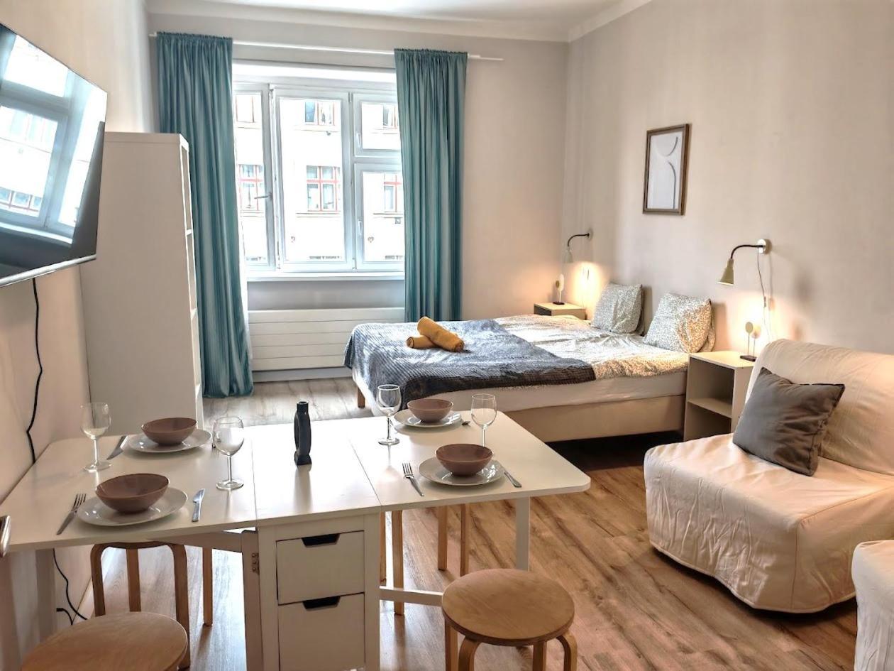 Flat In Zizkov -303- Prague